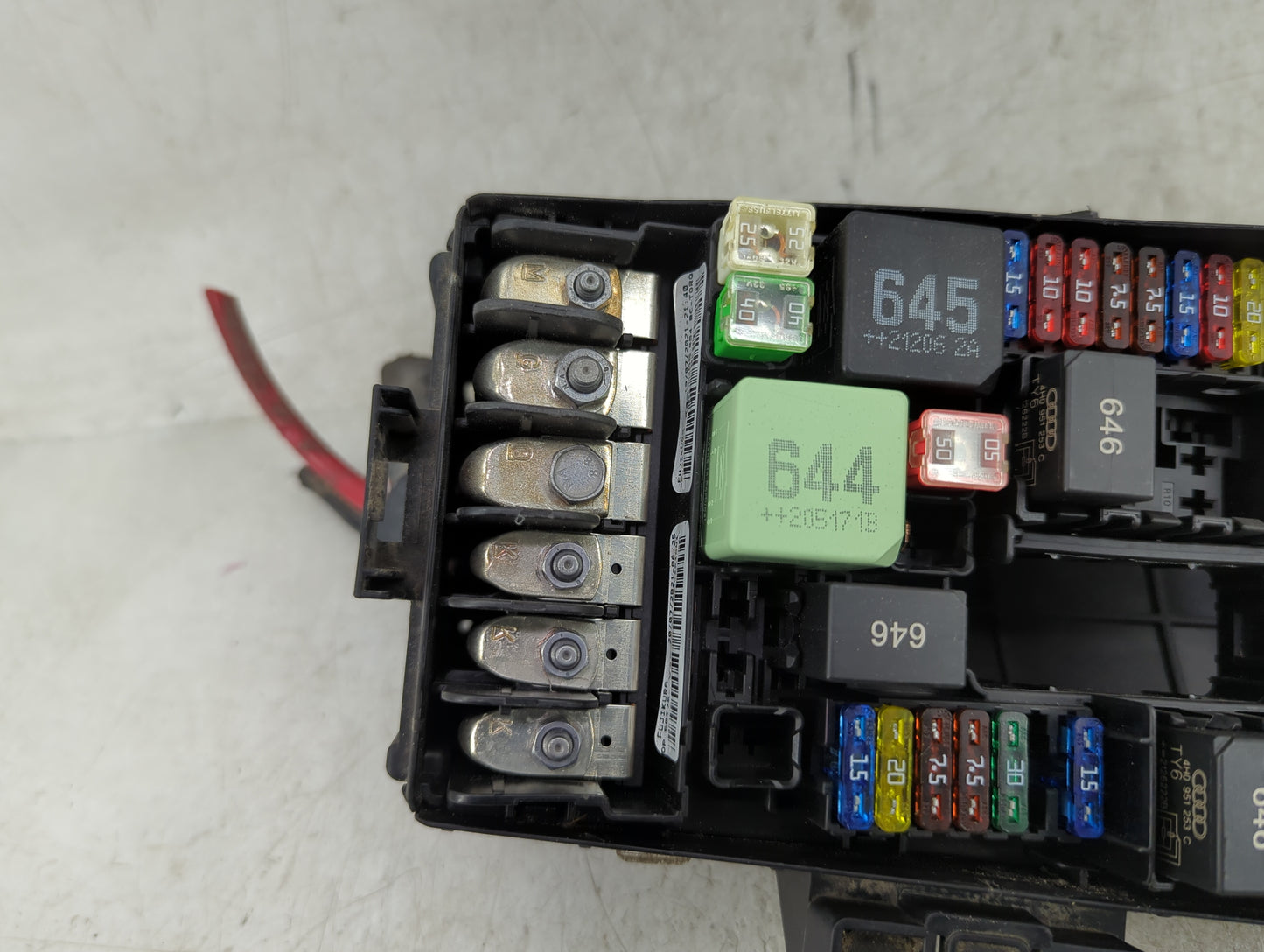2018-2022 Volkswagen Tiguan Fusebox Fuse Box Panel Relay Module P/N:5Q0 907 361 D Fits OEM Used Auto Parts - Oemusedautopart
