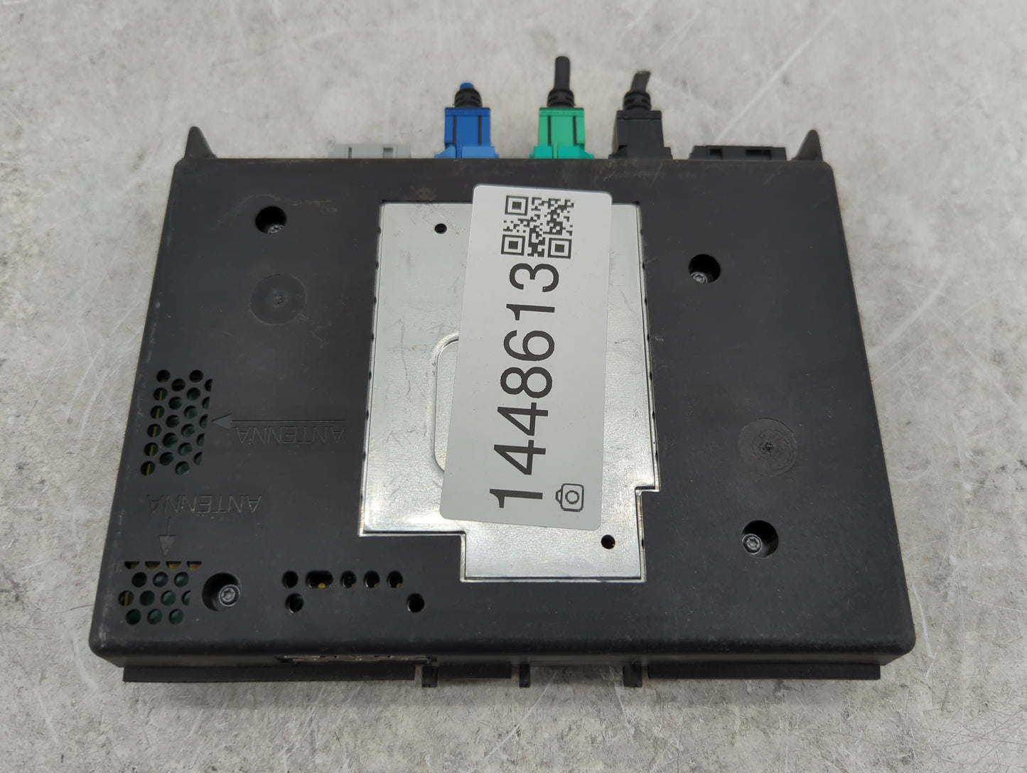 2021-2021 Volkswagen Tiguan Body Control Module Bcm Inner Cabin Fuse Box - Oemusedautoparts1.com
