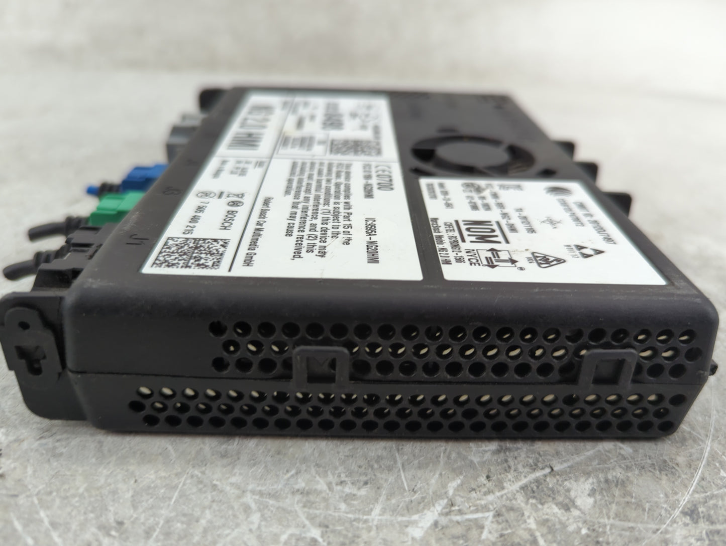 2021-2021 Volkswagen Tiguan Body Control Module Bcm Inner Cabin Fuse Box - Oemusedautoparts1.com