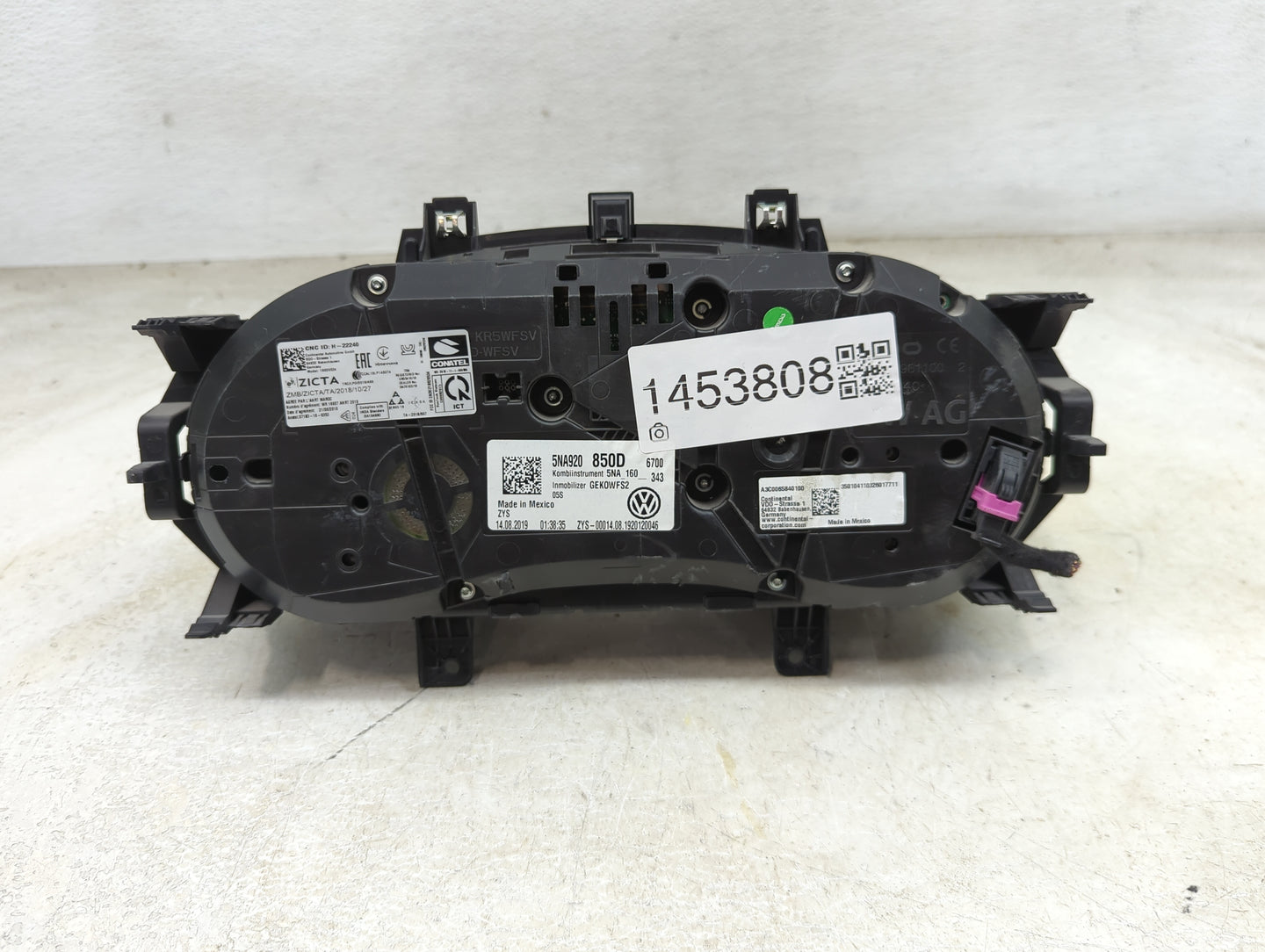 2020 Volkswagen Tiguan Instrument Cluster Speedometer Gauges P/N:5NA920850D 5NA_160_343 Miles: Fits OEM Used Auto Parts - Oe