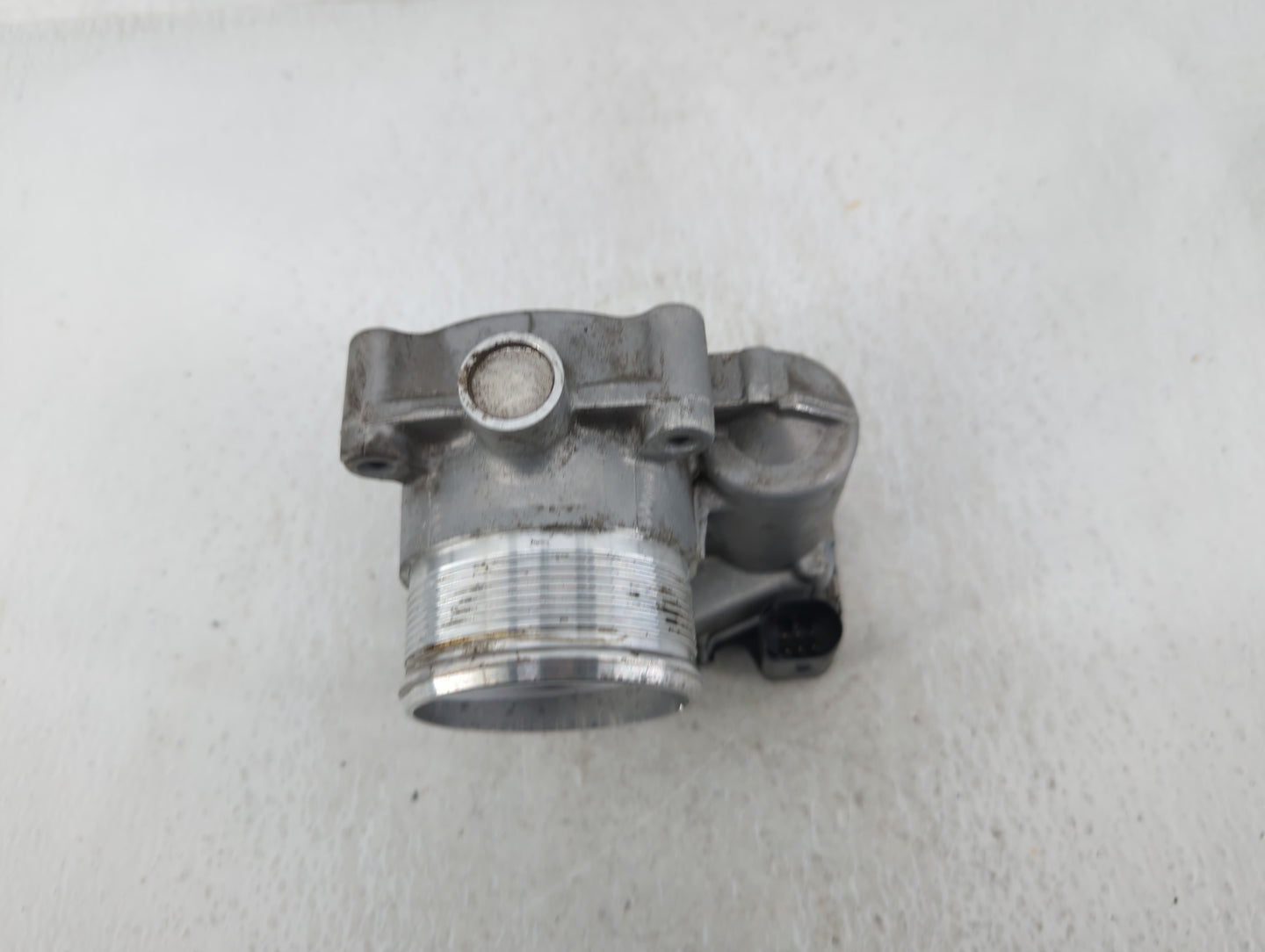 2018-2022 Volkswagen Tiguan Throttle Body P/N:06K.133.062.AN Fits Fits 2018 2019 2020 2021 2022 OEM Used Auto Parts - Oemuse
