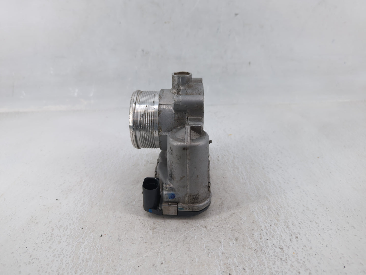 2018-2022 Volkswagen Tiguan Throttle Body P/N:06K.133.062.AN Fits Fits 2018 2019 2020 2021 2022 OEM Used Auto Parts - Oemuse