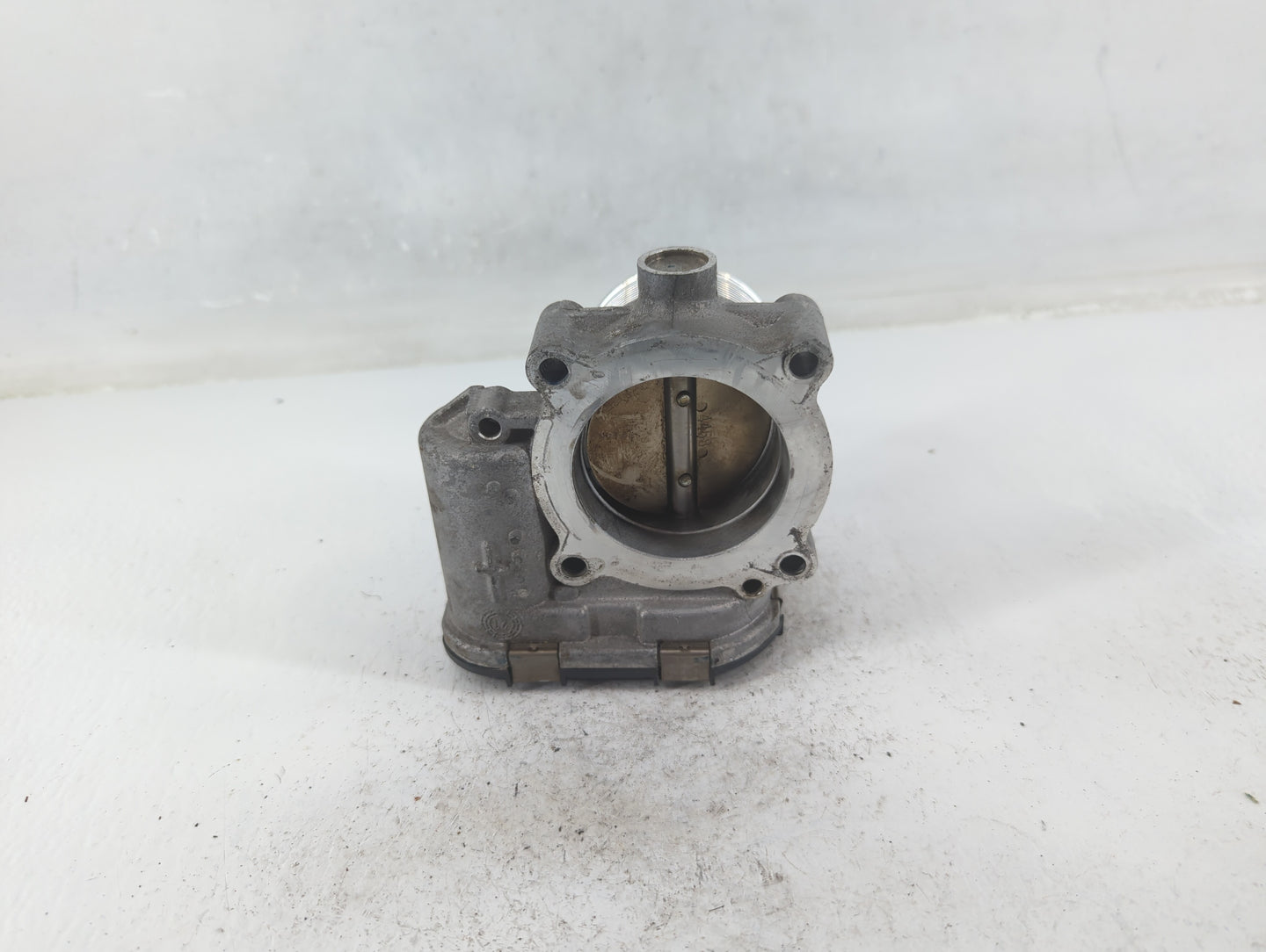 2018-2022 Volkswagen Tiguan Throttle Body P/N:06K.133.062.AN Fits Fits 2018 2019 2020 2021 2022 OEM Used Auto Parts - Oemuse