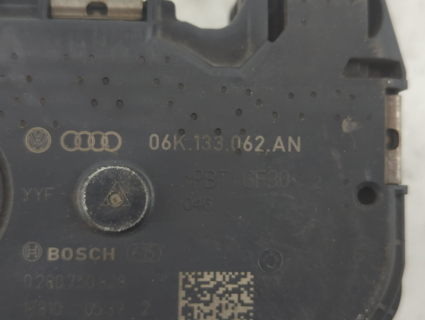 2018-2022 Volkswagen Tiguan Throttle Body P/N:06K.133.062.AN Fits Fits 2018 2019 2020 2021 2022 OEM Used Auto Parts - Oemuse