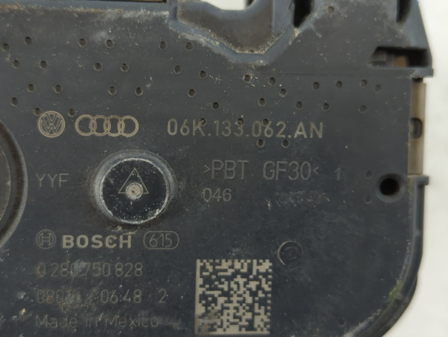 2018-2022 Volkswagen Tiguan Throttle Body P/N:06K 133 062 AN Fits Fits 2018 2019 2020 2021 2022 OEM Used Auto Parts - Oemuse