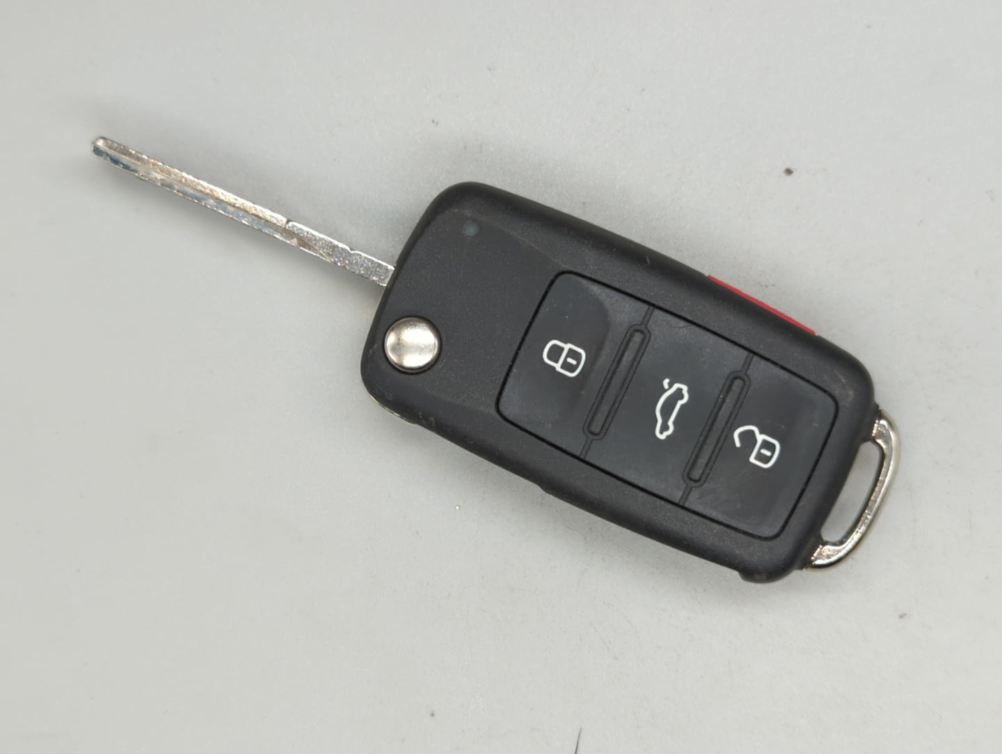 Volkswagen Tiguan Limited Keyless Entry Remote Fob NBGFS93N 4 buttons - Oemusedautoparts1.com