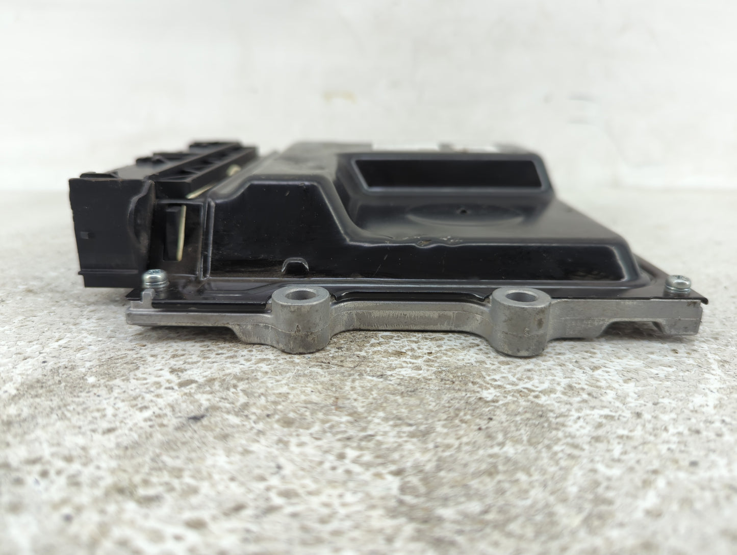 2021 Volvo S60 PCM Engine Control Computer ECU ECM PCU OEM P/N:32242004 Fits Fits 2018 2019 2020 OEM Used Auto Parts - Oemus