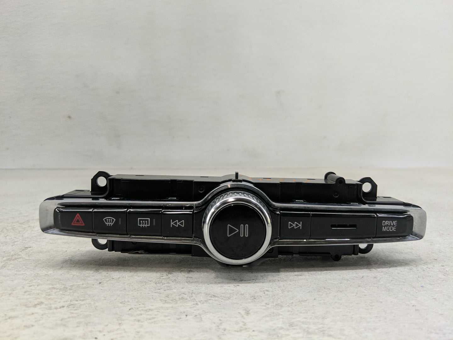 2021 Volvo Xc40 Radio AM FM Cd Player Receiver Replacement P/N:P31456672 Fits OEM Used Auto Parts - Oemusedautoparts1.com