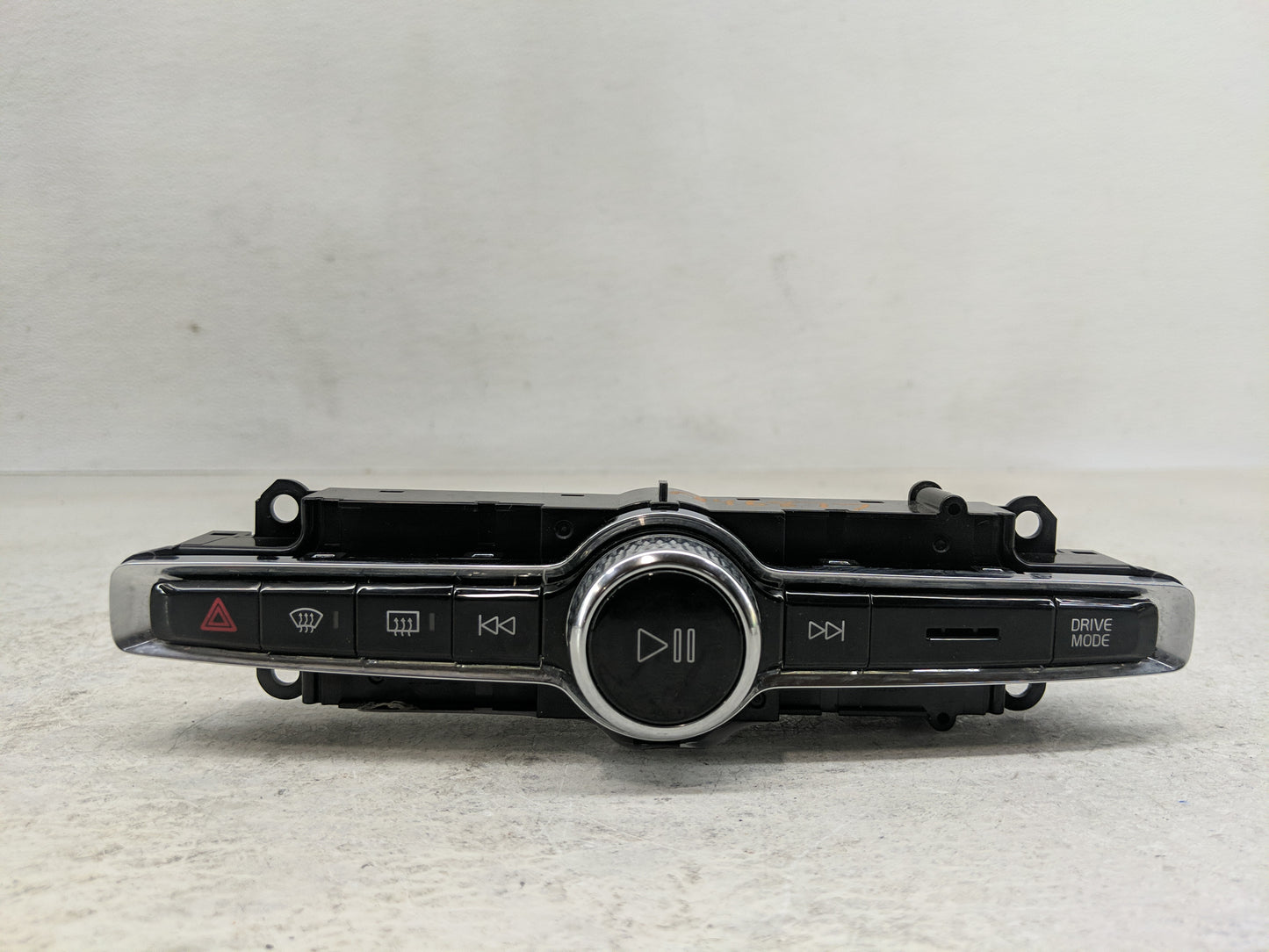 2021 Volvo Xc40 Radio AM FM Cd Player Receiver Replacement P/N:P31456672 Fits OEM Used Auto Parts - Oemusedautoparts1.com