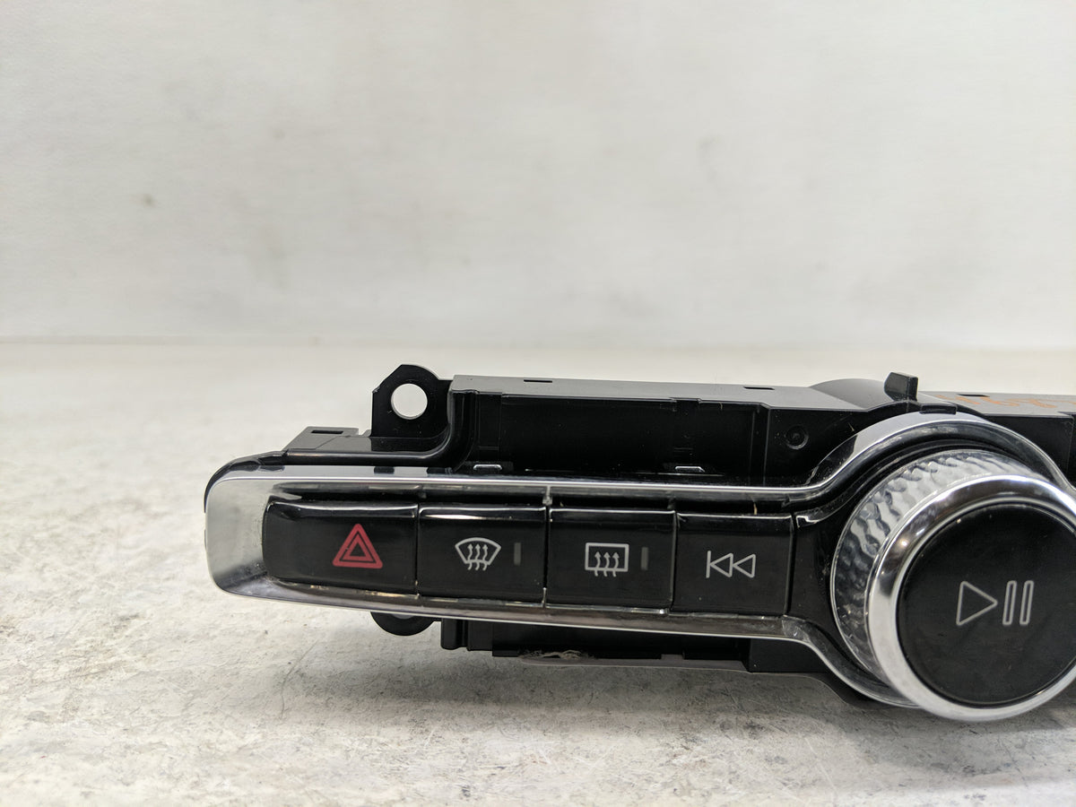 2021 Volvo Xc40 Radio AM FM Cd Player Receiver Replacement P/N:P31456672 Fits OEM Used Auto Parts - Oemusedautoparts1.com