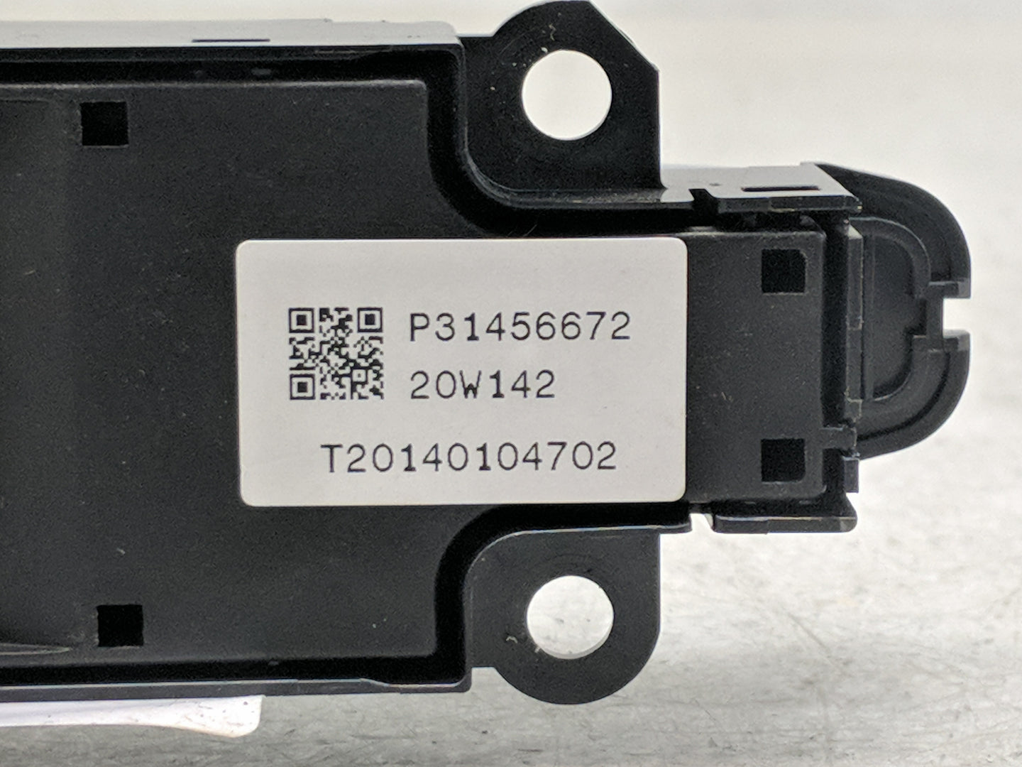 2021 Volvo Xc40 Radio AM FM Cd Player Receiver Replacement P/N:P31456672 Fits OEM Used Auto Parts - Oemusedautoparts1.com