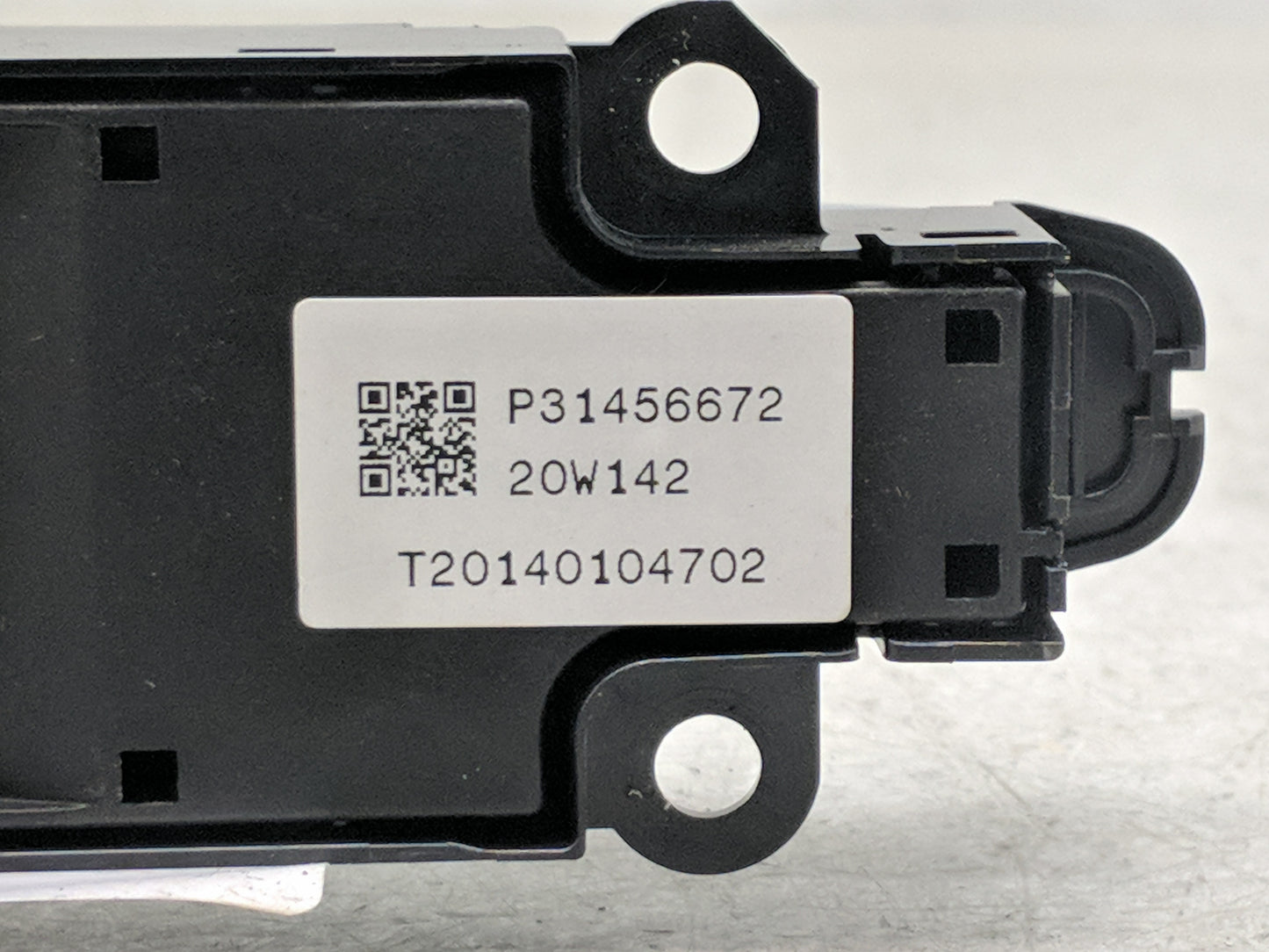 2021 Volvo Xc40 Radio AM FM Cd Player Receiver Replacement P/N:P31456672 Fits OEM Used Auto Parts - Oemusedautoparts1.com