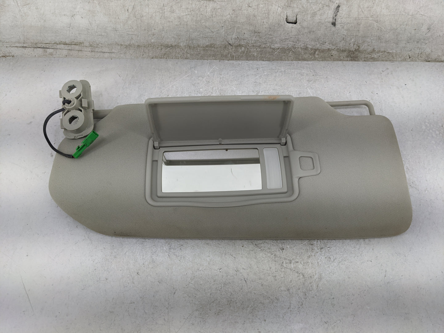 2016-2021 Volvo Xc90 Sun Visor Shade Replacement Driver Left Mirror Fits Fits 2016 2017 2018 2019 2020 2021 OEM Used Auto Pa