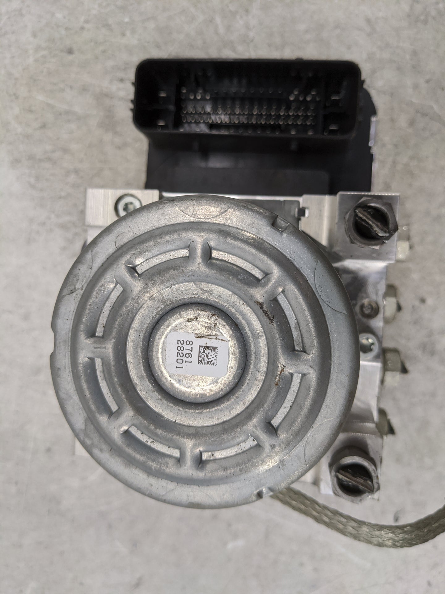 2016-2021 Volvo Xc90 ABS Pump Control Module Replacement P/N:P31680101 31680098 Fits Fits 2016 2017 2018 2019 2020 2021 OEM 