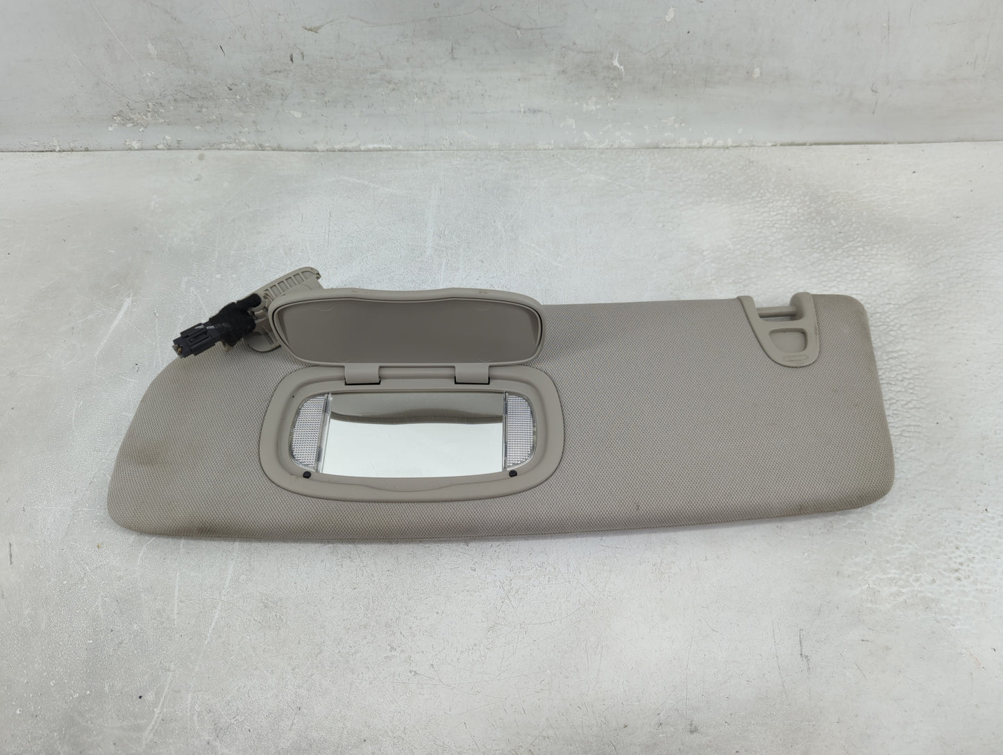 2021 Voyage Voyager Sun Visor Shade Replacement Driver Left Mirror Fits Fits 2020 2022 OEM Used Auto Parts - Oemusedautopart