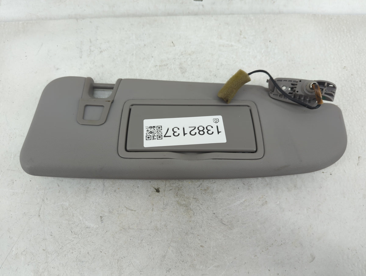 2022 Alfa Romeo Giulia Sun Visor Shade Replacement Passenger Right Mirror Fits OEM Used Auto Parts - Oemusedautoparts1.com
