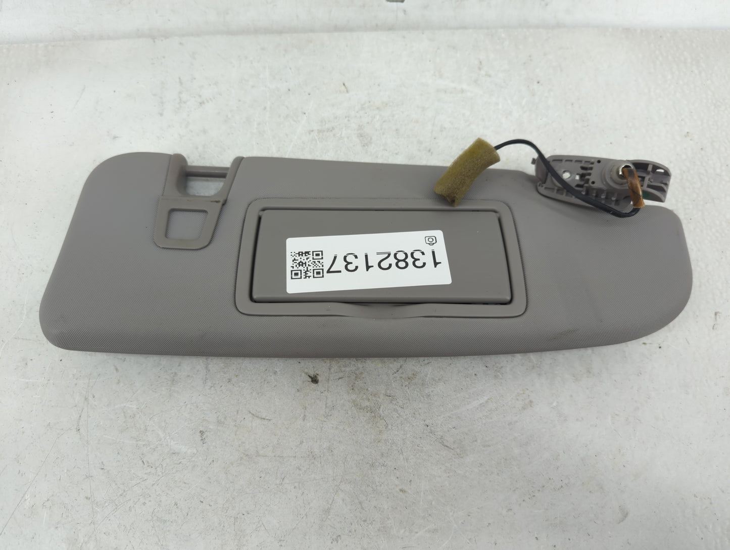 2022 Alfa Romeo Giulia Sun Visor Shade Replacement Passenger Right Mirror Fits OEM Used Auto Parts - Oemusedautoparts1.com