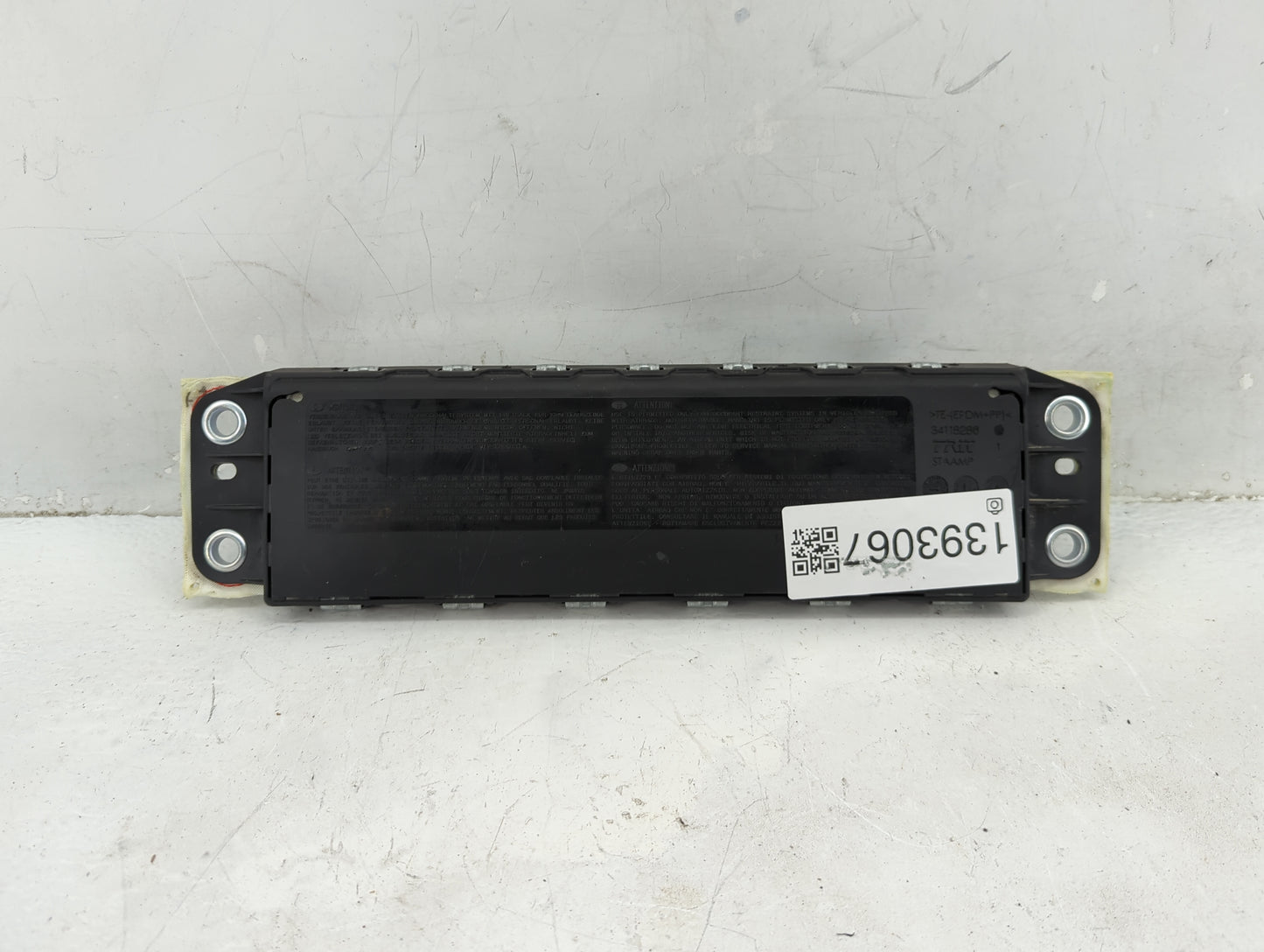 2022 Alfa Romeo Giulia Air Bag Passenger Right Knee OEM P/N:00505439950 Fits OEM Used Auto Parts - Oemusedautoparts1.com