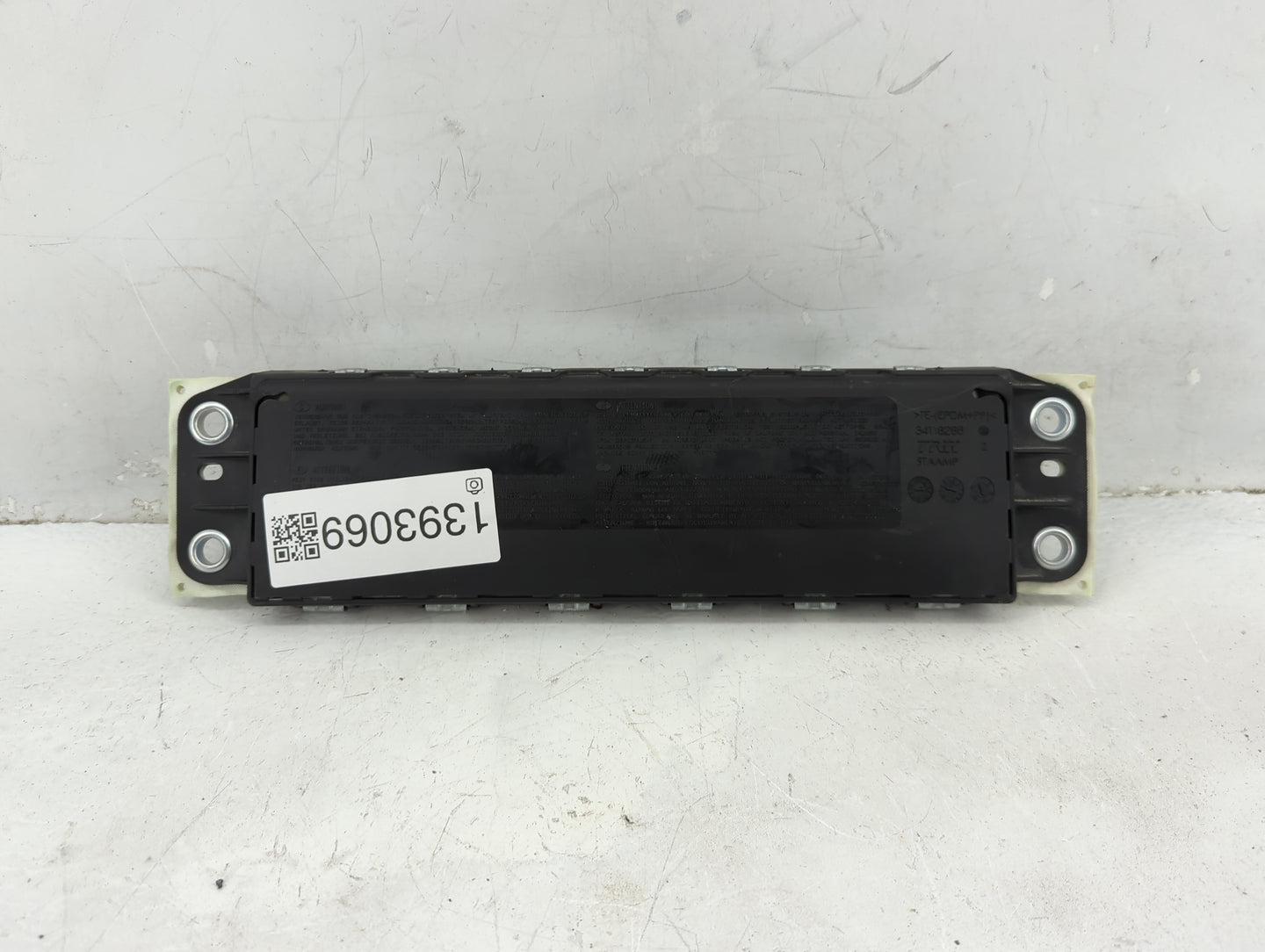 2022 Alfa Romeo Giulia Air Bag Driver Left Knee OEM P/N:00505439940 Fits OEM Used Auto Parts - Oemusedautoparts1.com