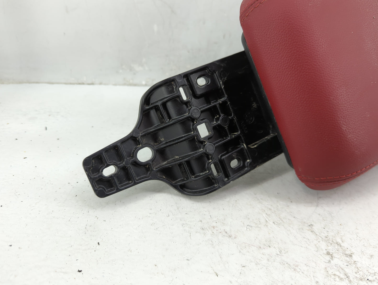 2022 Alfa Romeo Giulia Center Console Armrest Cover Lid Fits OEM Used Auto Parts - Oemusedautoparts1.com
