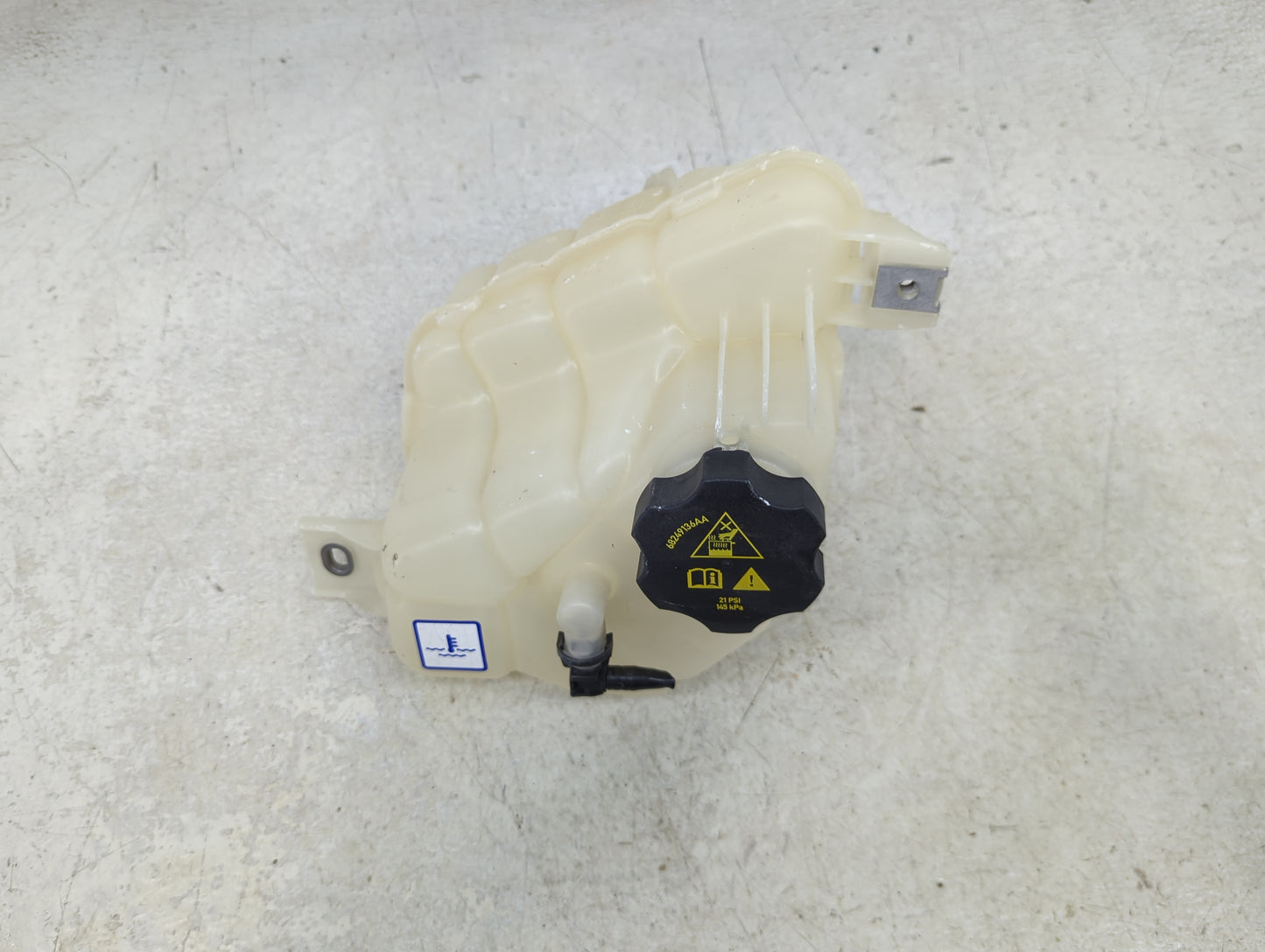 2022 Alfa Romeo Giulia Radiator Coolant Overflow Expansion Tank Bottle - Oemusedautoparts1.com