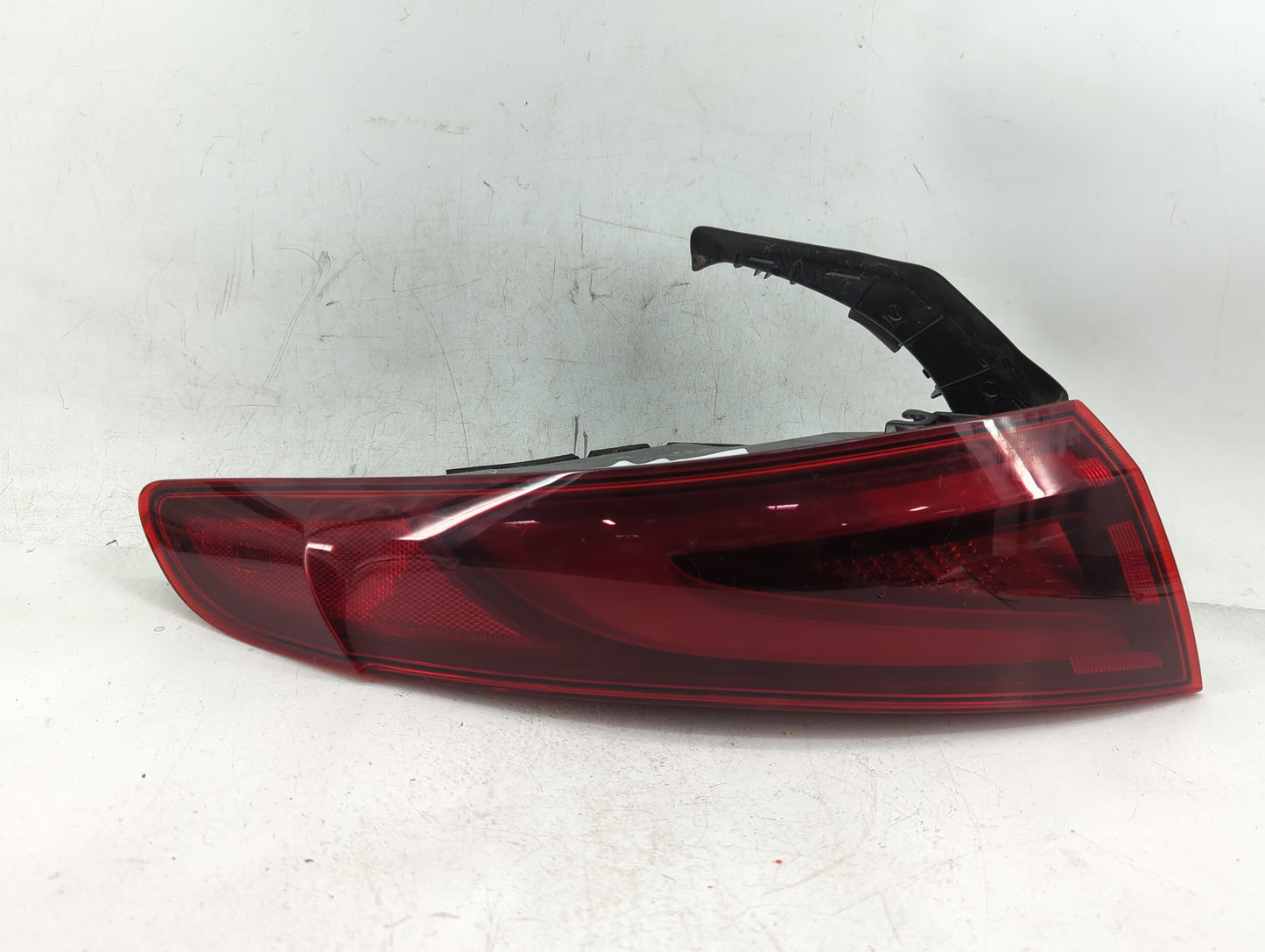 2022 Alfa Romeo Giulia Tail Light Assembly Driver Left OEM P/N:20690110 Fits OEM Used Auto Parts - Oemusedautoparts1.com