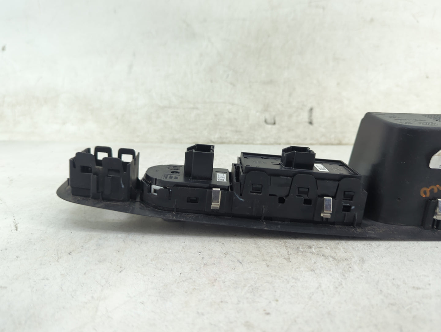 2022 Alfa Romeo Stelvio Master Power Window Switch Replacement Driver Side Left P/N:015612B5580 Fits Fits 2017 OEM Used Auto
