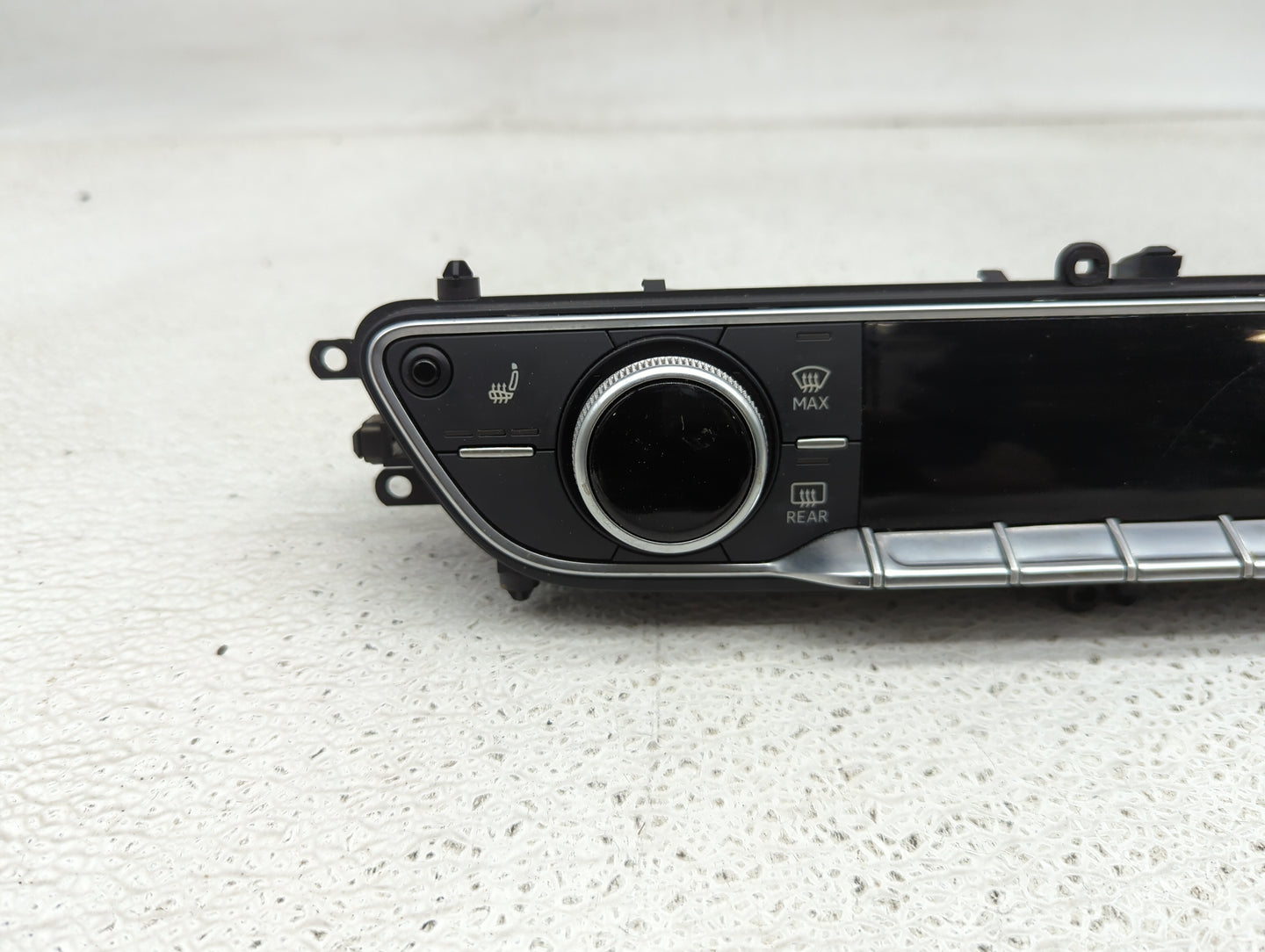 2020-2021 Audi A4 Climate Control Module Temperature AC/Heater Replacement P/N:8W0820043BJ Fits Fits 2020 2021 OEM Used Auto