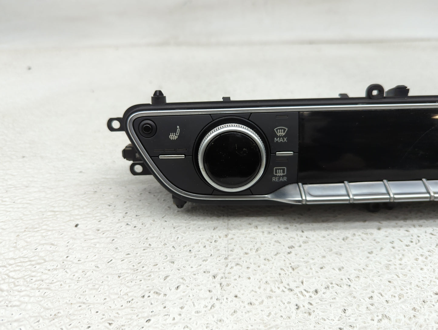 2020-2021 Audi A4 Climate Control Module Temperature AC/Heater Replacement P/N:8W0820043BJ Fits Fits 2020 2021 OEM Used Auto