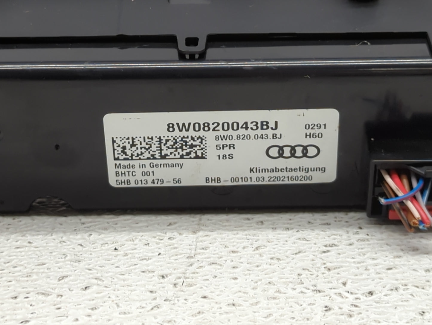 2020-2021 Audi A4 Climate Control Module Temperature AC/Heater Replacement P/N:8W0820043BJ Fits Fits 2020 2021 OEM Used Auto