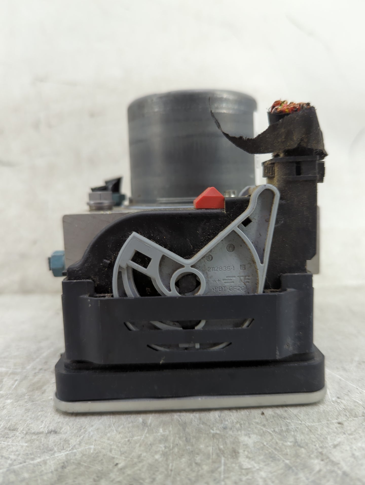 2022 Audi A4 ABS Pump Control Module Replacement P/N:8W0907379AR 8W0614517AB Fits OEM Used Auto Parts - Oemusedautoparts1.co