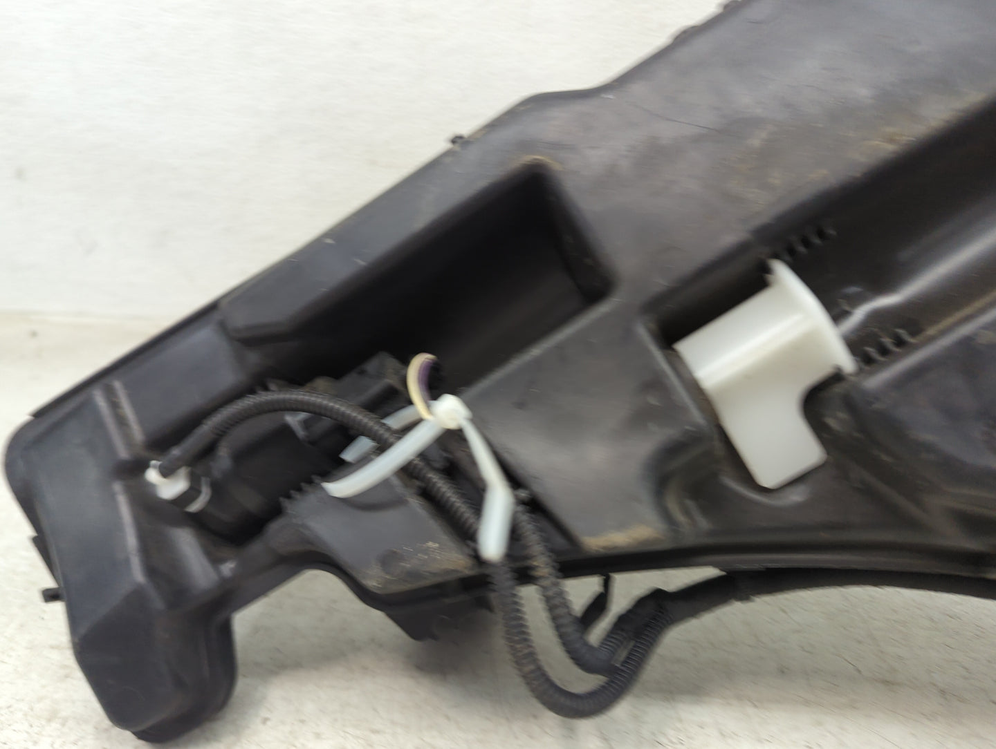 2017-2021 Audi A4 Windshield Washer Fluid Reservoir Bottle - Oemusedautoparts1.com