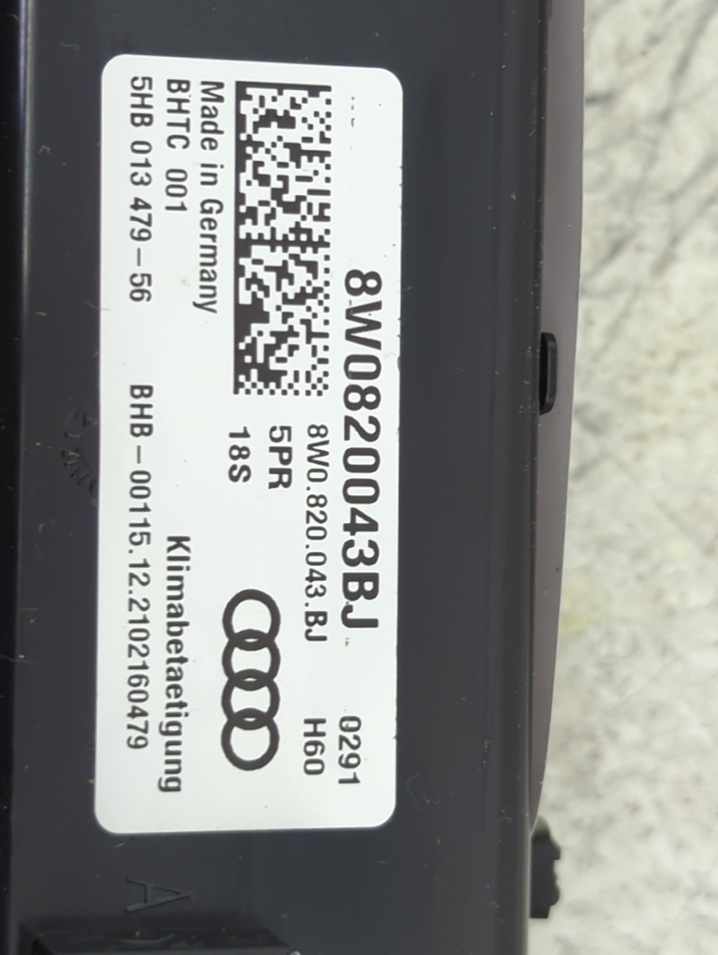 2020-2021 Audi A4 Climate Control Module Temperature AC/Heater Replacement P/N:8W0820043BJ 5HB013479-56 Fits Fits 2020 2021 