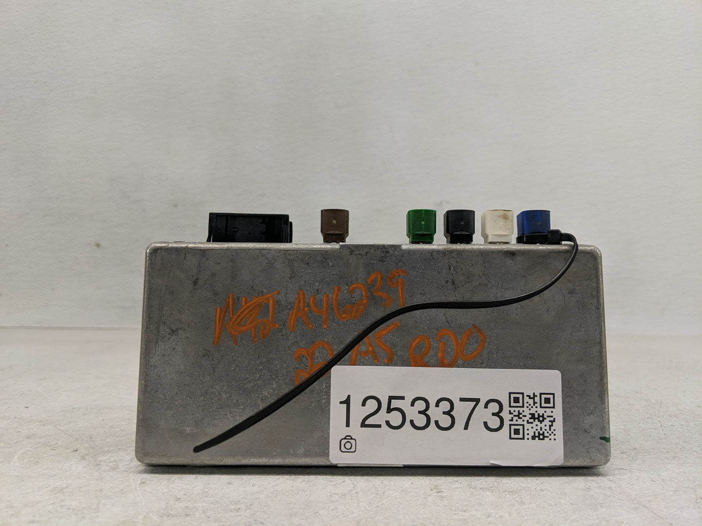 2022 Audi A5 Radio AM FM Cd Player Receiver Replacement P/N:8W0 907 428 C Fits OEM Used Auto Parts - Oemusedautoparts1.com