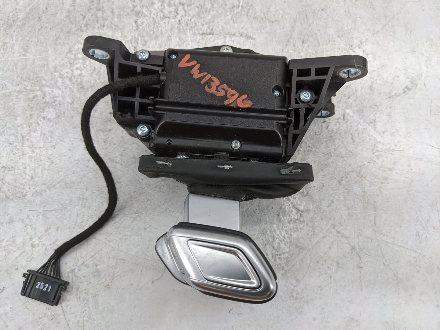 2022 Audi A6 Allroad Floor Console Assembly Shifter - Oemusedautoparts1.com