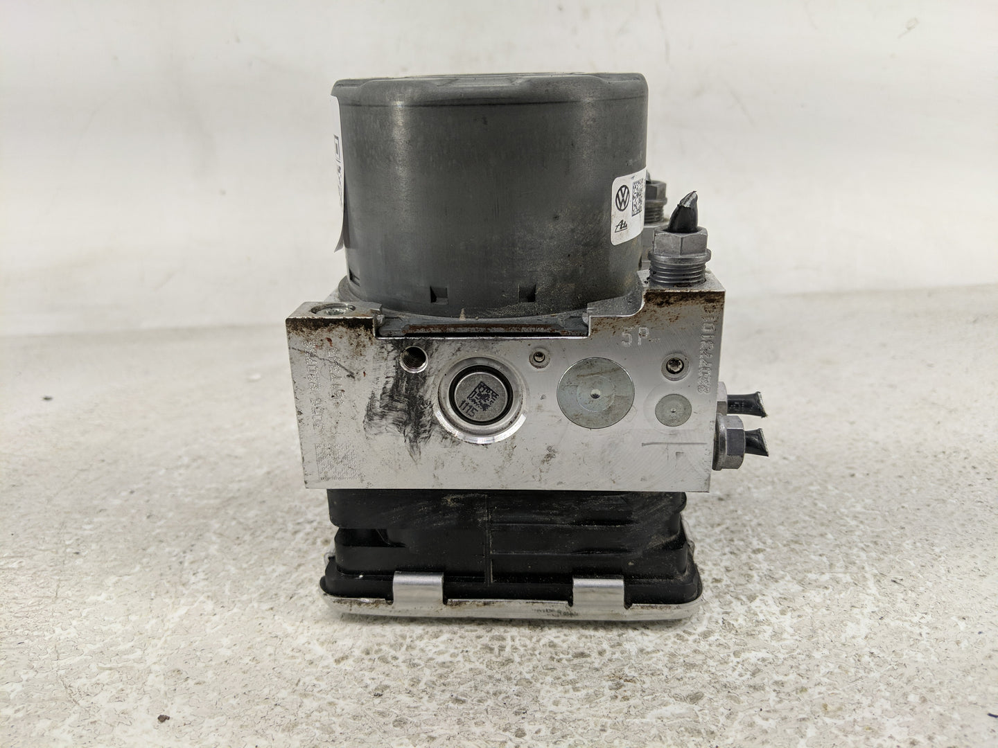 2021 Audi Q3 ABS Pump Control Module Replacement P/N:5Q0 614 517 GB Fits Fits 2022 OEM Used Auto Parts - Oemusedautoparts1.c