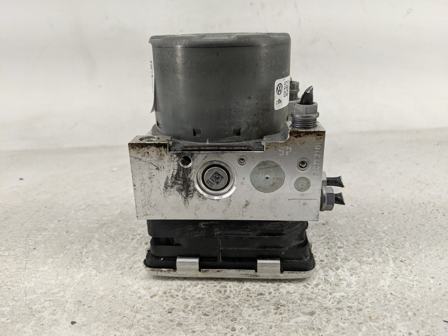 2021 Audi Q3 ABS Pump Control Module Replacement P/N:5Q0 614 517 GB Fits Fits 2022 OEM Used Auto Parts - Oemusedautoparts1.c