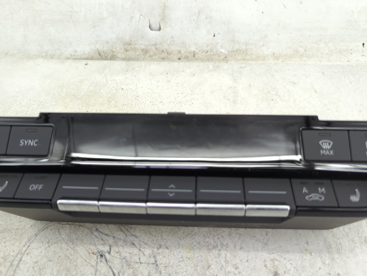 2022 Audi Q4 Climate Control Module Temperature AC/Heater Replacement P/N:89A.820.043.A 89A820043A Fits OEM Used Auto Parts 