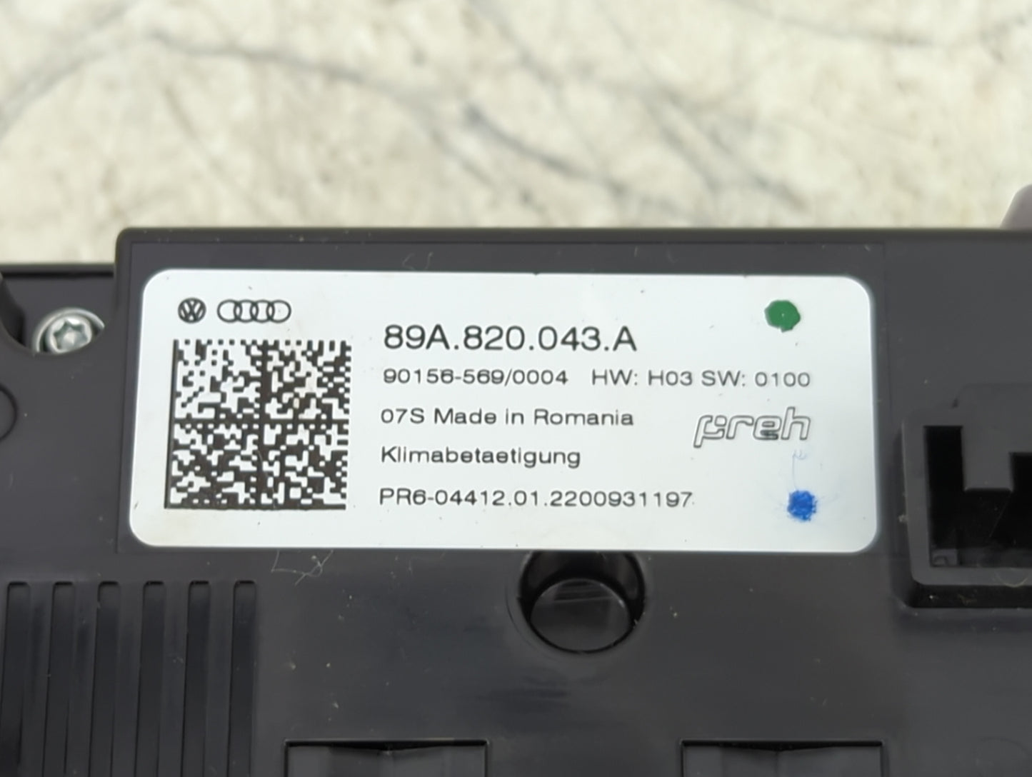 2022 Audi Q4 Climate Control Module Temperature AC/Heater Replacement P/N:89A.820.043.A 89A820043A Fits OEM Used Auto Parts 