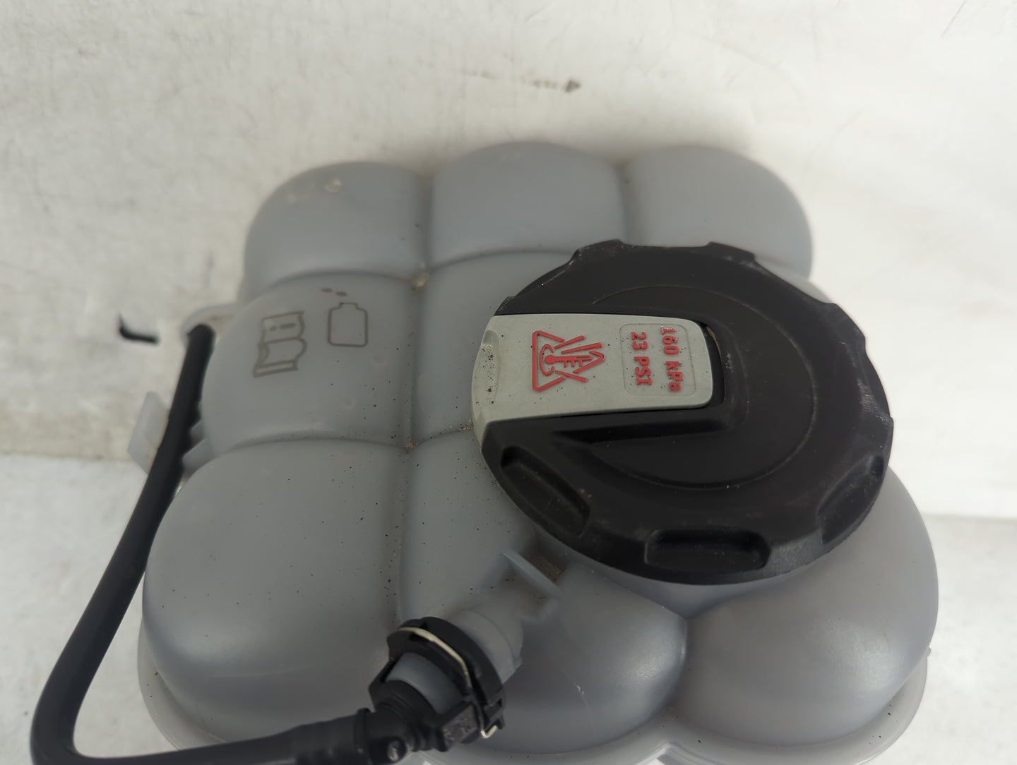 2020-2022 Audi Q7 Radiator Coolant Overflow Expansion Tank Bottle - Oemusedautoparts1.com