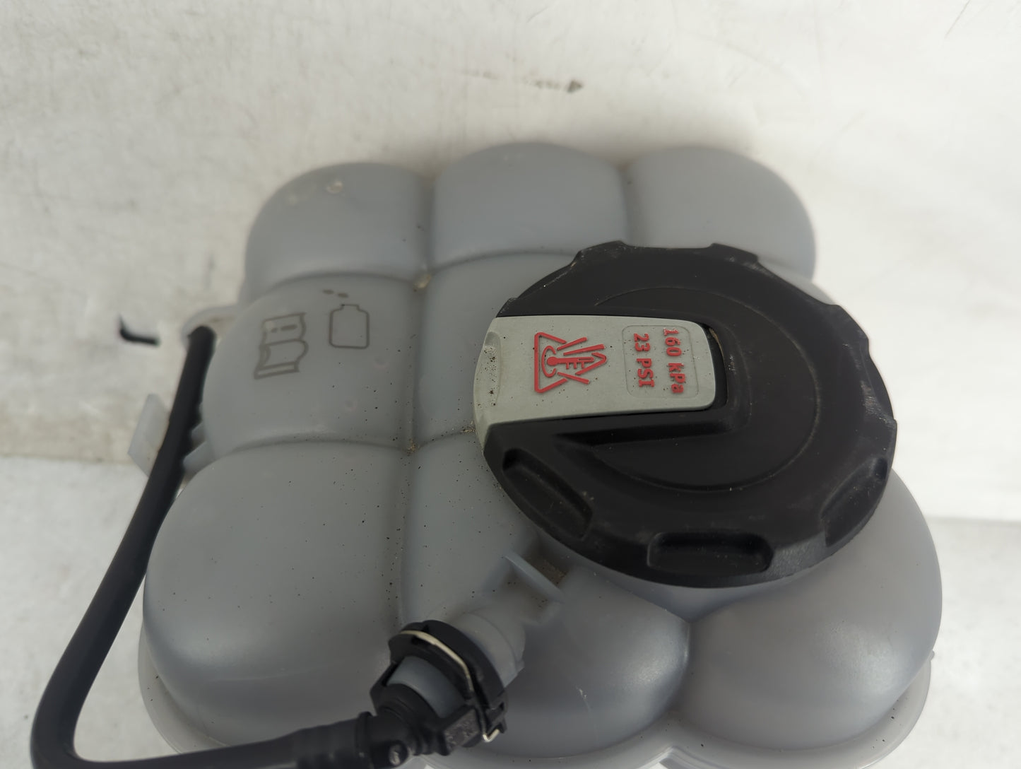 2020-2022 Audi Q7 Radiator Coolant Overflow Expansion Tank Bottle - Oemusedautoparts1.com