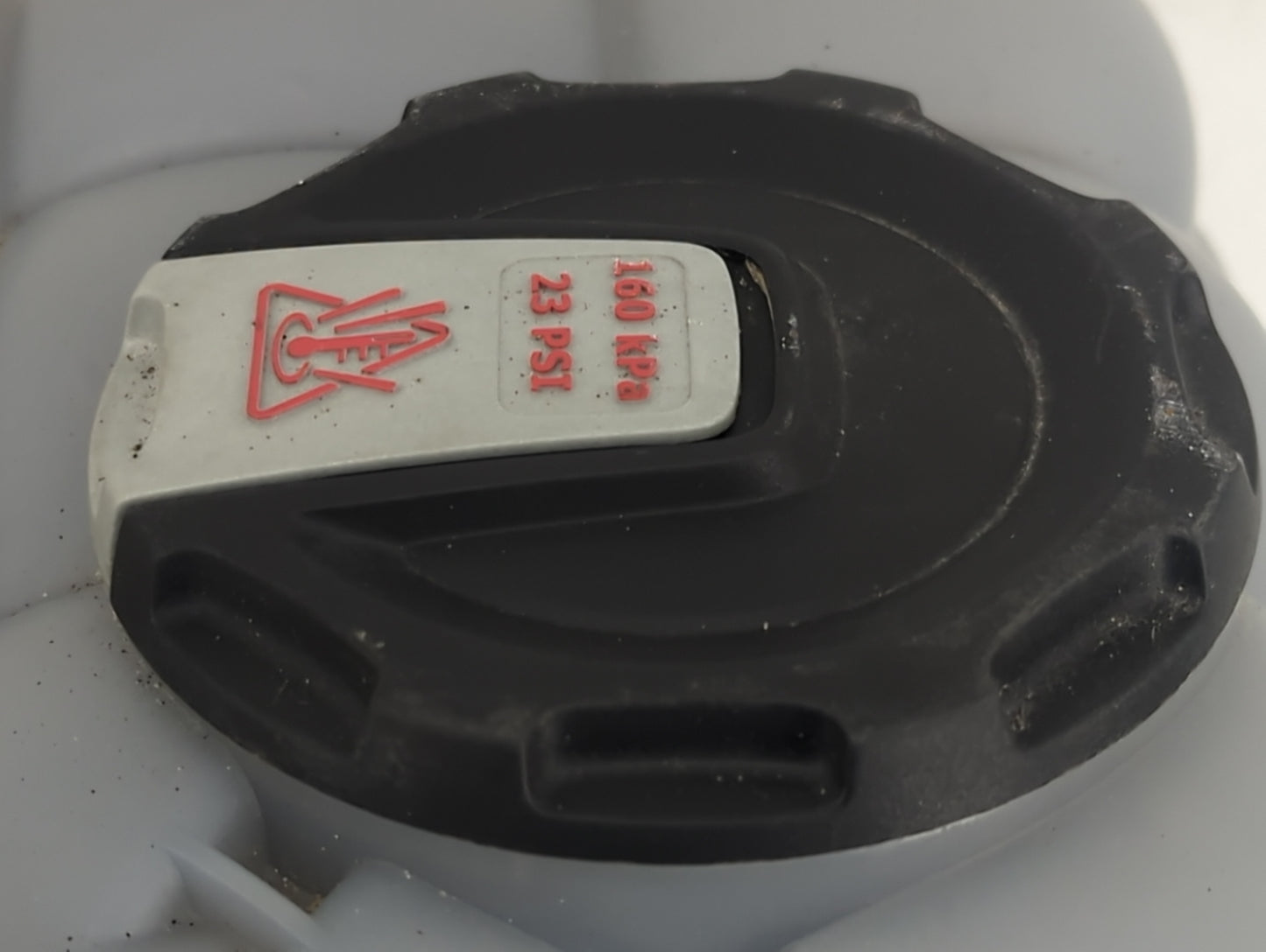 2020-2022 Audi Q7 Radiator Coolant Overflow Expansion Tank Bottle - Oemusedautoparts1.com