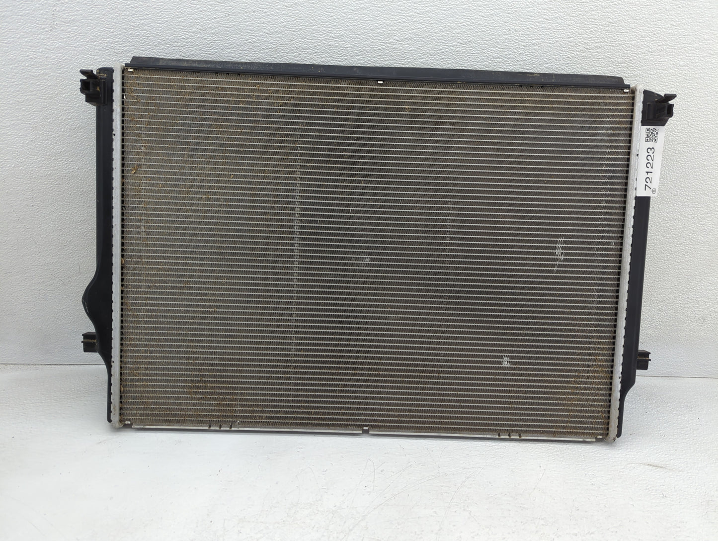 2022 Audi Tt Engine Cooling Radiator Condensor P/N:26012204 5Q0121251GN Fits OEM Used Auto Parts - Oemusedautoparts1.com