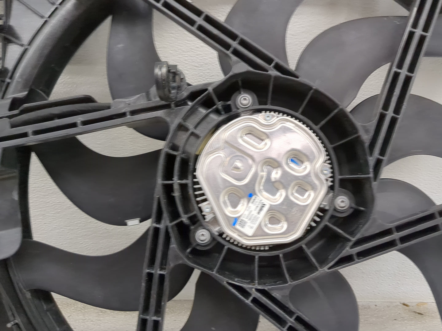 2022 Bmw 330i Electric Radiator Cooling Fan Motor Assembly 1460651 - Oemusedautoparts1.com