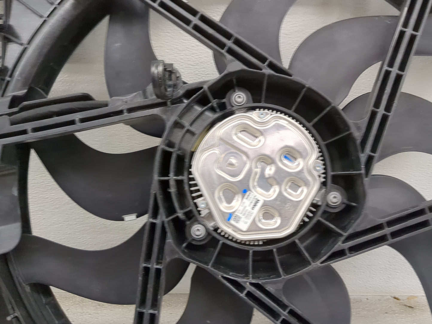 2022 Bmw 330i Electric Radiator Cooling Fan Motor Assembly 1460651 - Oemusedautoparts1.com