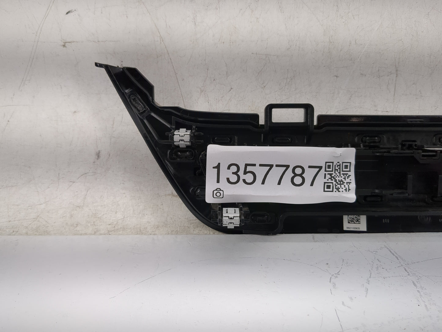 2022 Bmw X3 Radio AM FM Cd Player Receiver Replacement P/N:5A47C38-01 Fits OEM Used Auto Parts - Oemusedautoparts1.com