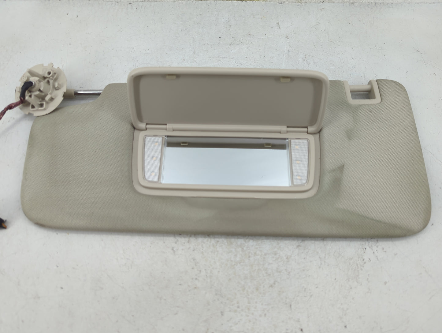 2018-2020 Buick Enclave Sun Visor Shade Replacement Driver Left Mirror Fits Fits 2018 2019 2020 OEM Used Auto Parts - Oemuse
