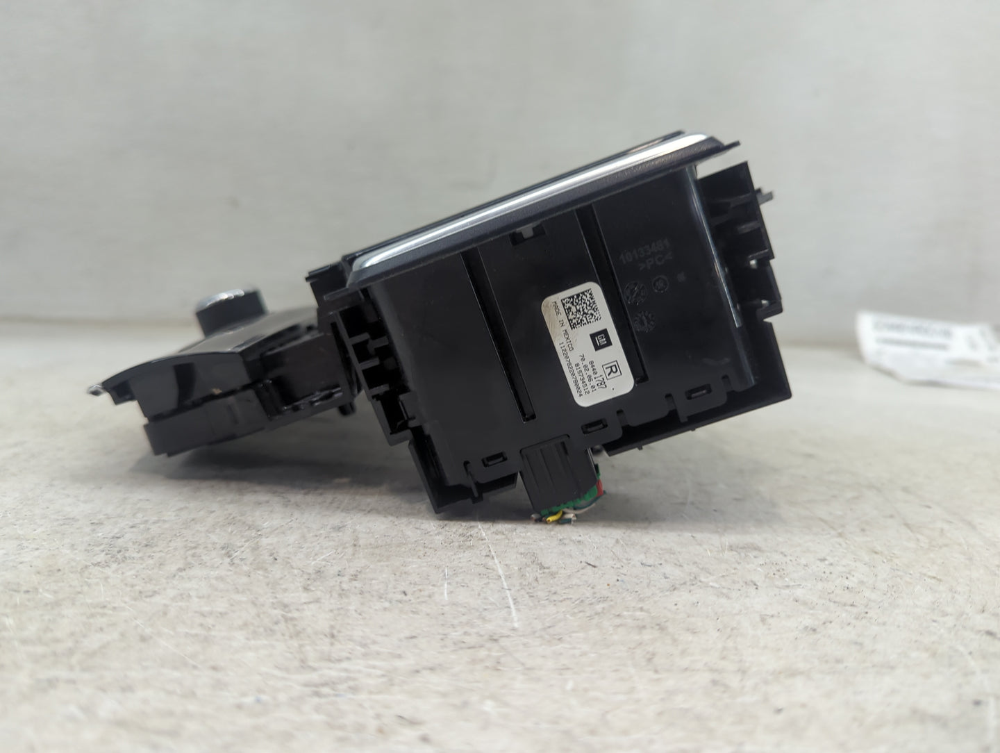 2022 Buick Enclave Radio AM FM Cd Player Receiver Replacement P/N:84401787 10133481 Fits OEM Used Auto Parts - Oemusedautopa