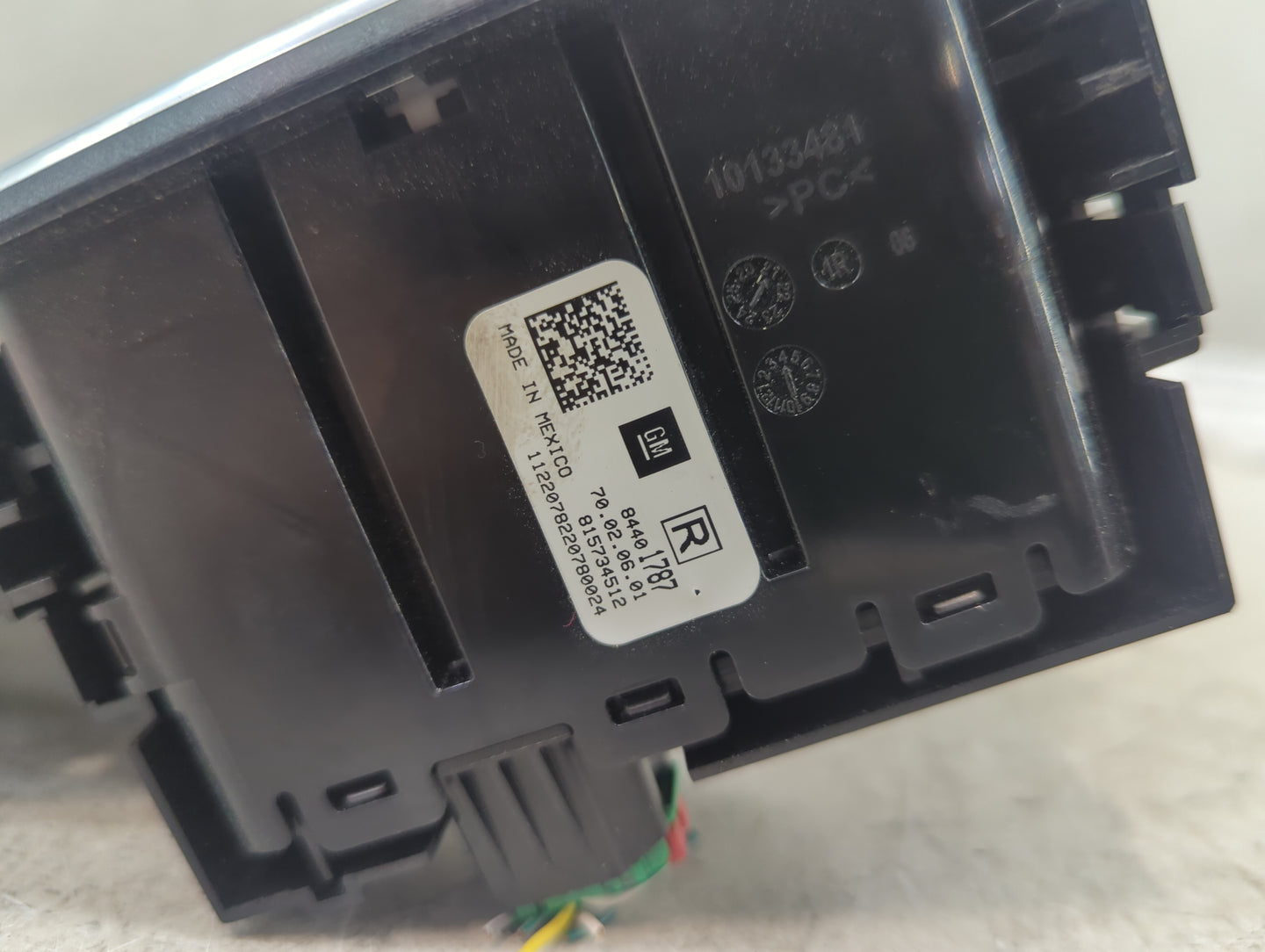 2022 Buick Enclave Radio AM FM Cd Player Receiver Replacement P/N:84401787 10133481 Fits OEM Used Auto Parts - Oemusedautopa