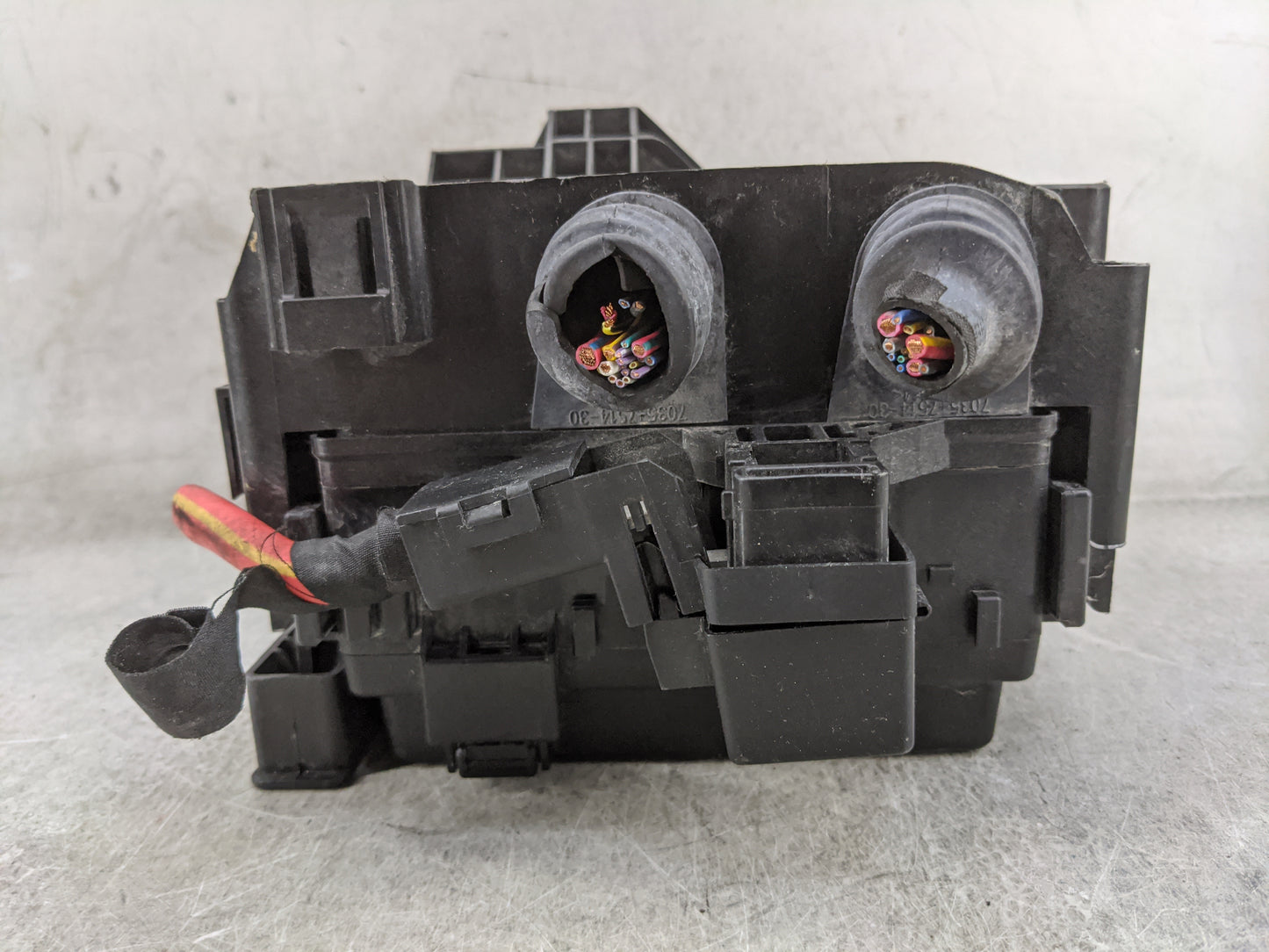2022 Buick Enclave Fusebox Fuse Box Panel Relay Module P/N:7171-4521-30 Fits OEM Used Auto Parts - Oemusedautoparts1.com